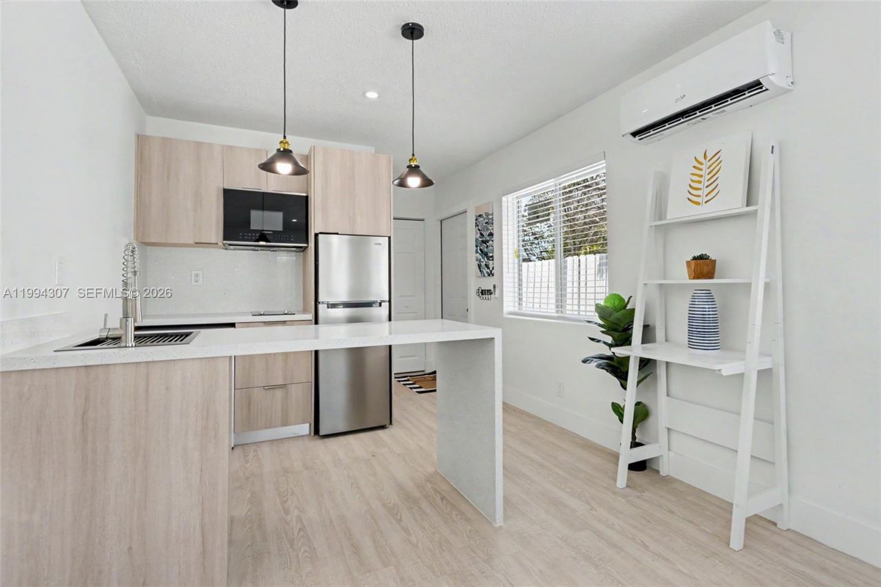 55 SW 13th St , Unit B, Dania Beach, FL 33004 Photo