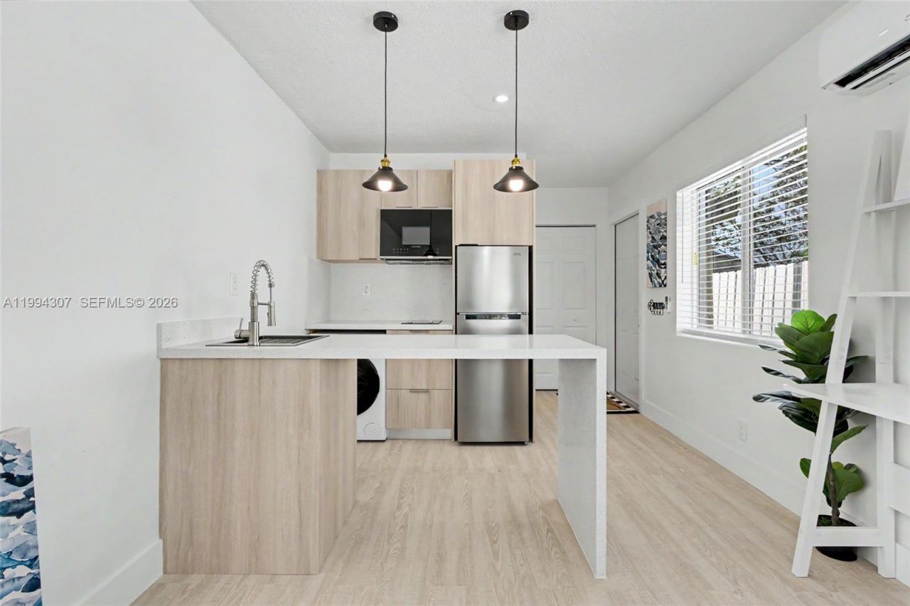 55 SW 13th St , Unit B, Dania Beach, FL 33004 Photo