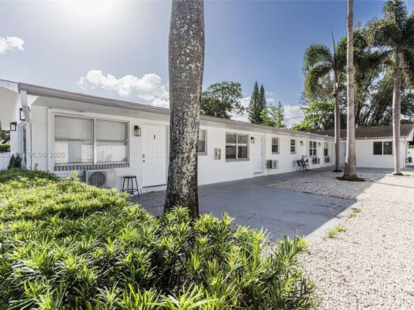 55 SW 13th St , Unit A, Dania Beach, FL 33004