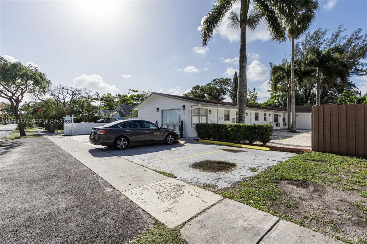 55 SW 13th St, Unit A, Dania Beach, FL 33004 Photo