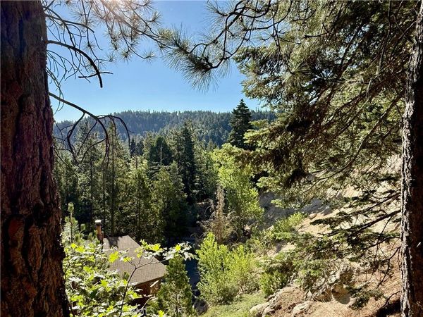 872 Sierra Vista , Unit 30, Twin Peaks, CA 92391