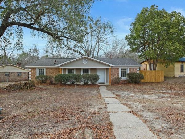 526 Woodlore Drive, Mobile, AL 36611