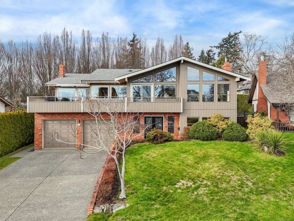 890 Denford Cres , Saanich, BC V8X 4N1