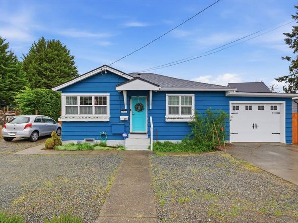 911 Trunk Rd , Duncan, BC V9L 2R9