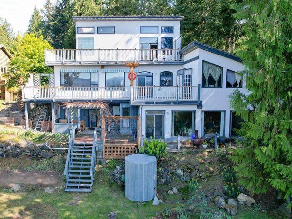 1059 Pat Burns Ave , Gabriola Island, BC V0R 1X2