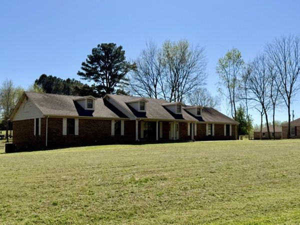 7612 Lakewood Dr, Florence, AL