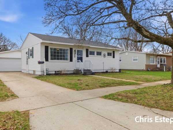 1620 Slayton Avenue, Grand Haven, MI 49417
