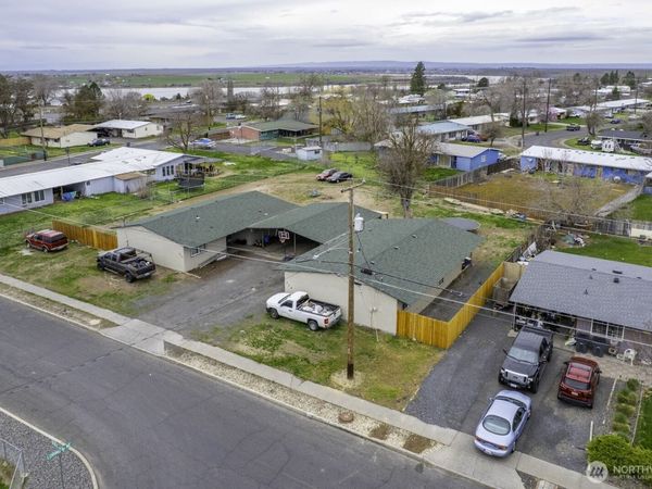 206 208 Beale Avenue, Moses Lake, WA 98837