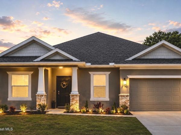 900 Nixon Circle NE, Palm Bay, FL 32907