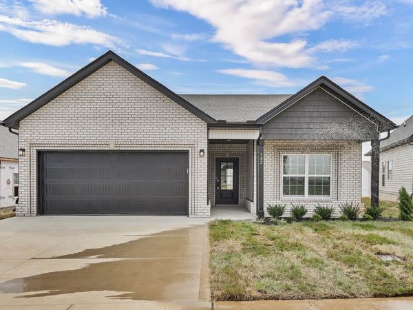 2704 Brewster Dr , Clarksville, TN 37042