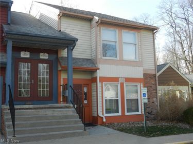 40 1/2 Munroe Falls Avenue, Munroe Falls, OH 44262