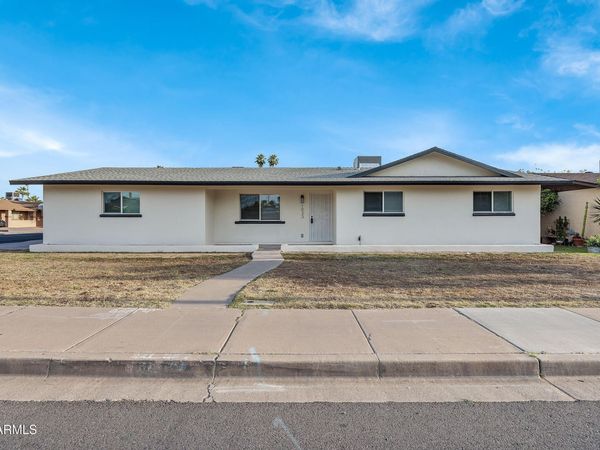 1033 W RIO SALADO Parkway, Mesa, AZ 85201