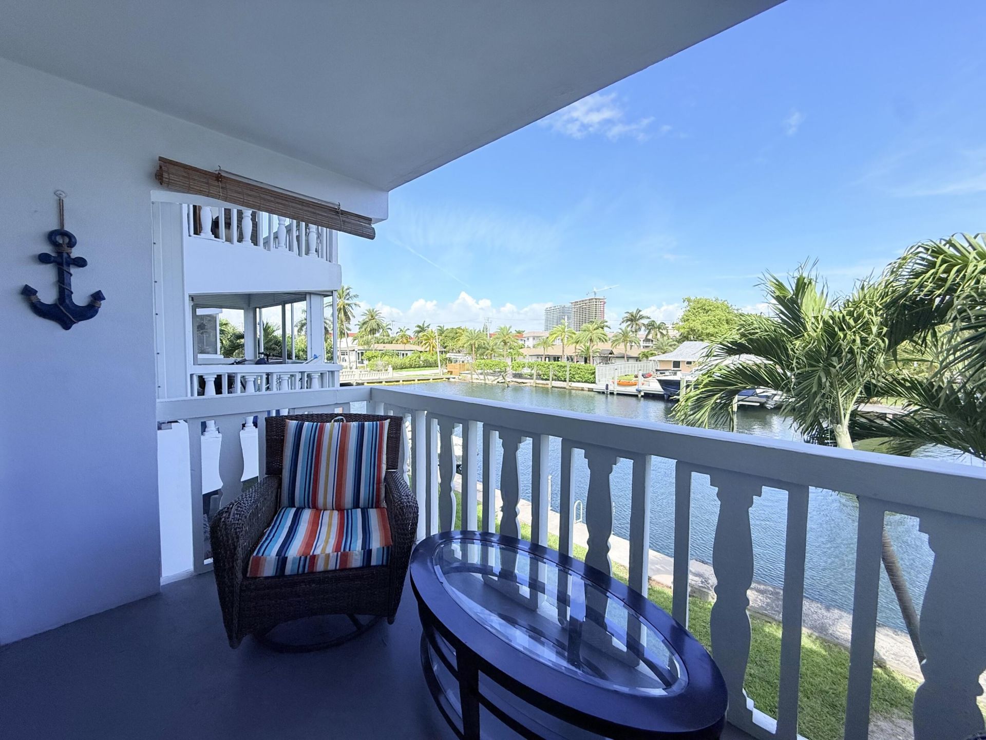 470 Paradise Isle Boulevard, Unit 204, Hallandale Beach, FL 33009 Photo