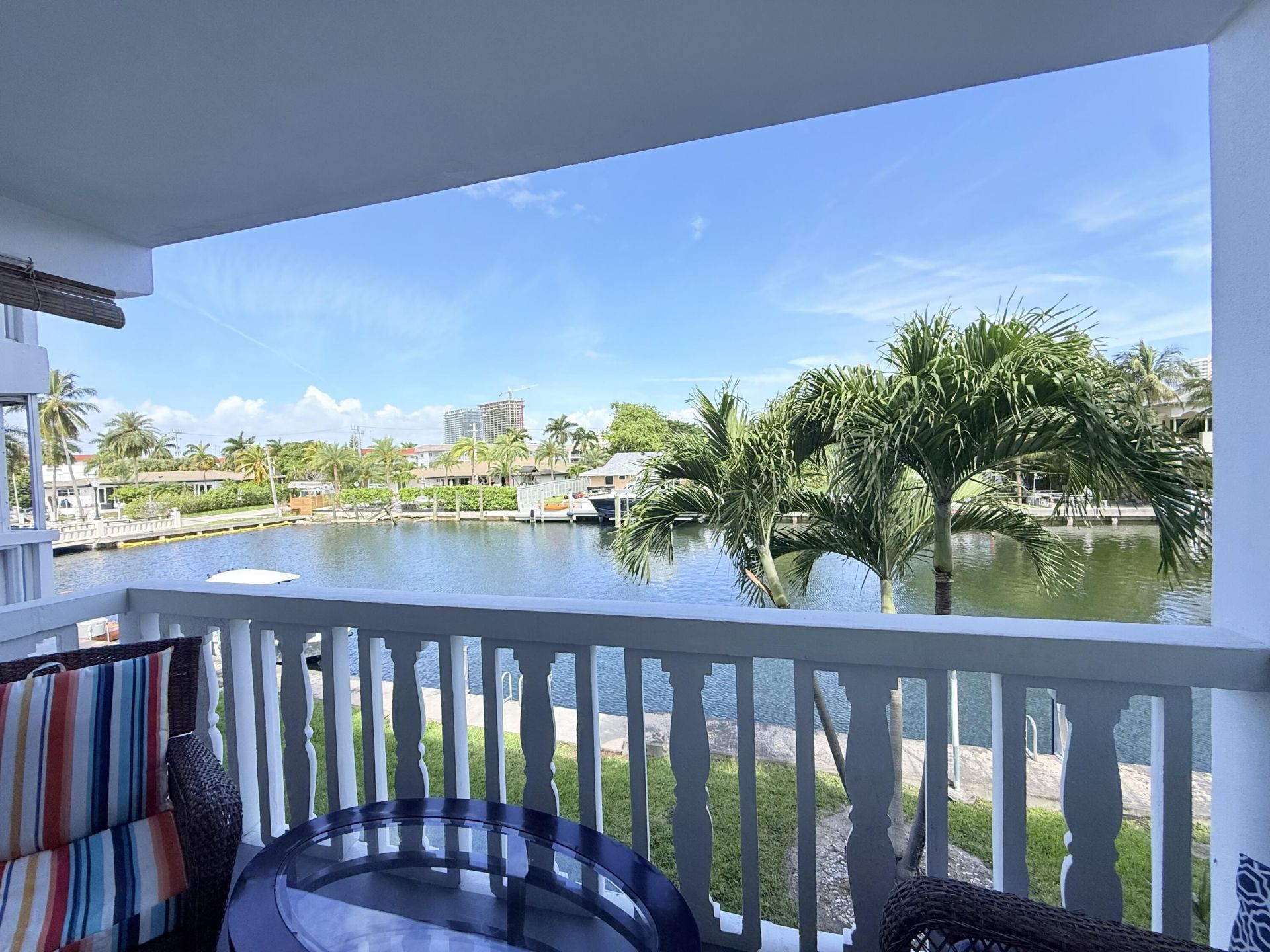 470 Paradise Isle Boulevard, Unit 204, Hallandale Beach, FL 33009 Photo