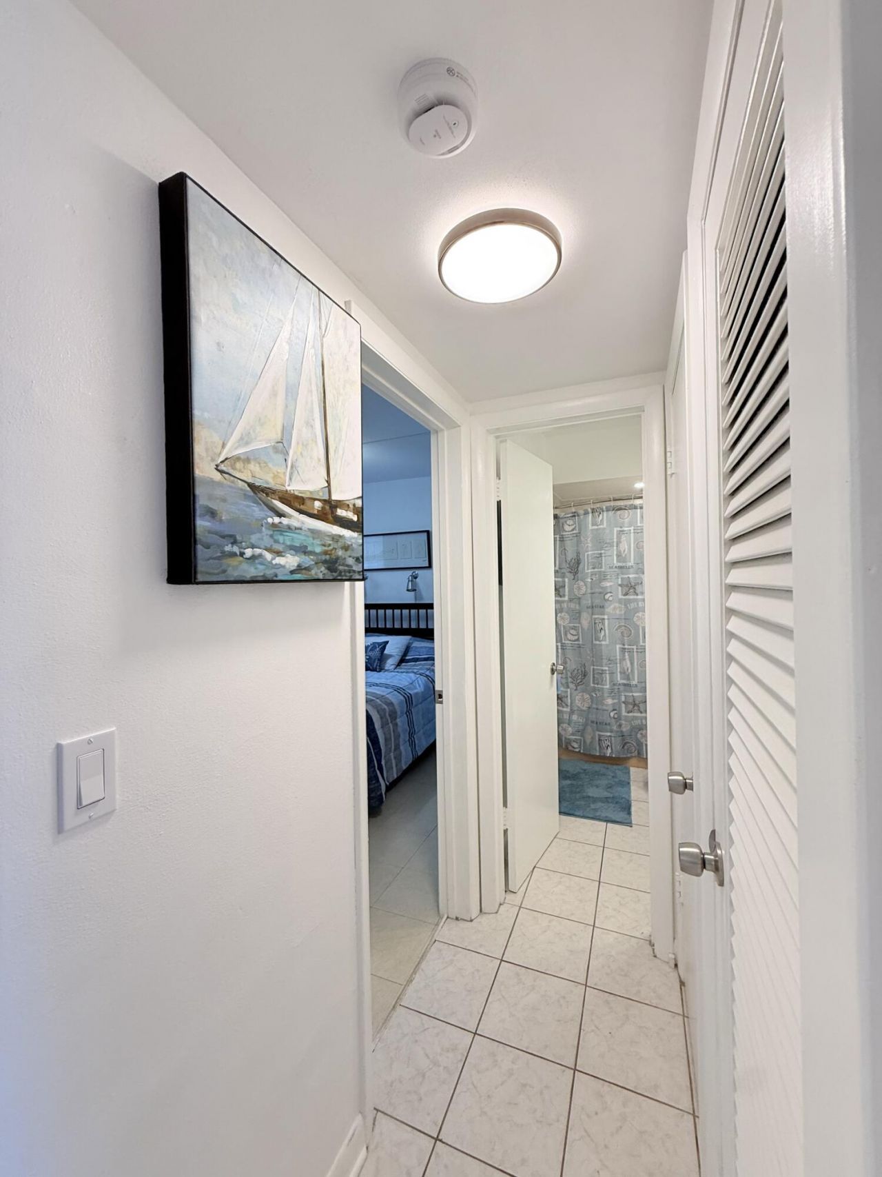 470 Paradise Isle Boulevard, Unit 204, Hallandale Beach, FL 33009 Photo