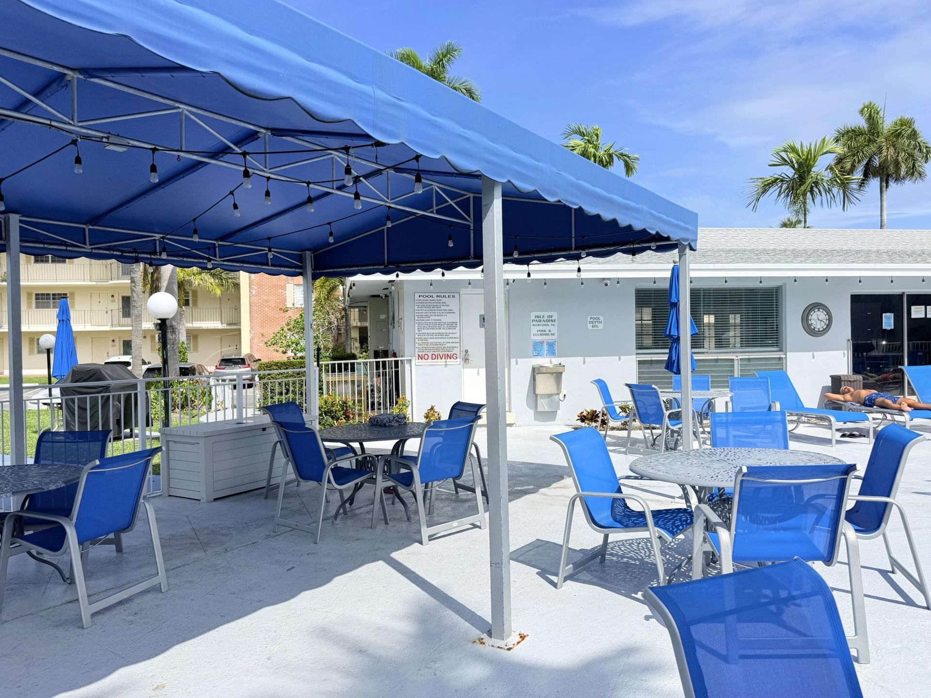 470 Paradise Isle Boulevard, Unit 204, Hallandale Beach, FL 33009 Photo