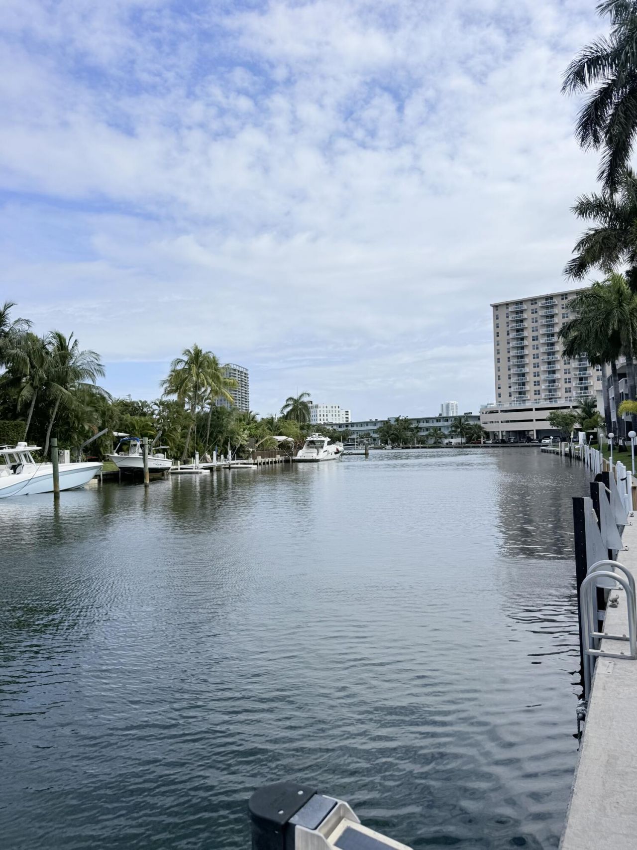 470 Paradise Isle Boulevard, Unit 204, Hallandale Beach, FL 33009 Photo