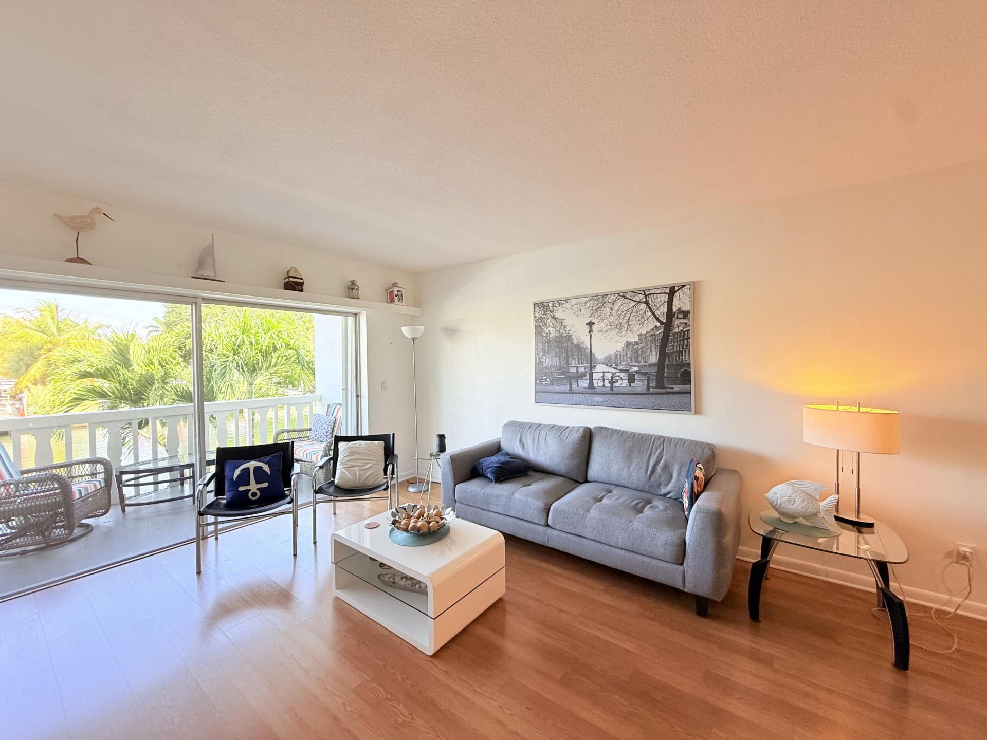 470 Paradise Isle Boulevard, Unit 204, Hallandale Beach, FL 33009 Photo