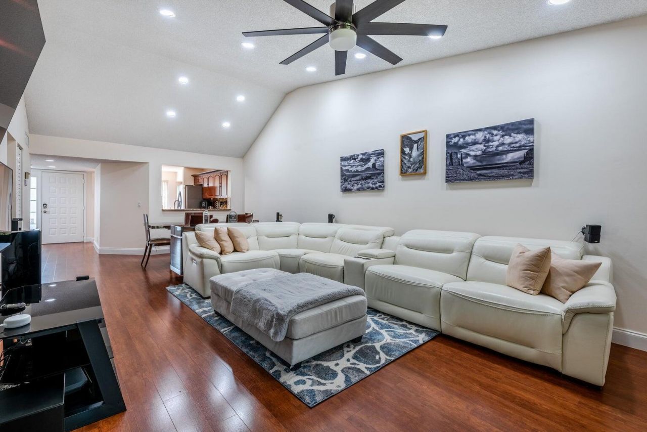 7599 Glendevon Lane, Unit 1507, Delray Beach, FL 33446 Photo