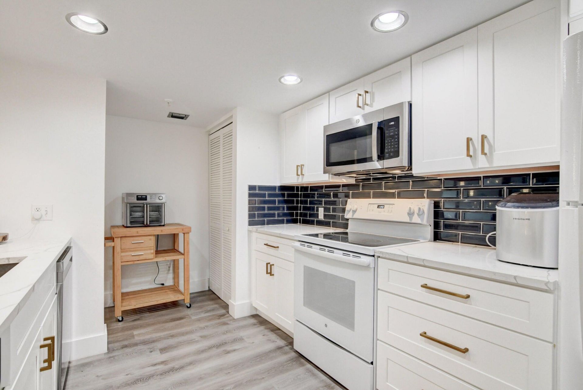 1915 Lavers Circle, Unit E504, Delray Beach, FL 33444 Photo