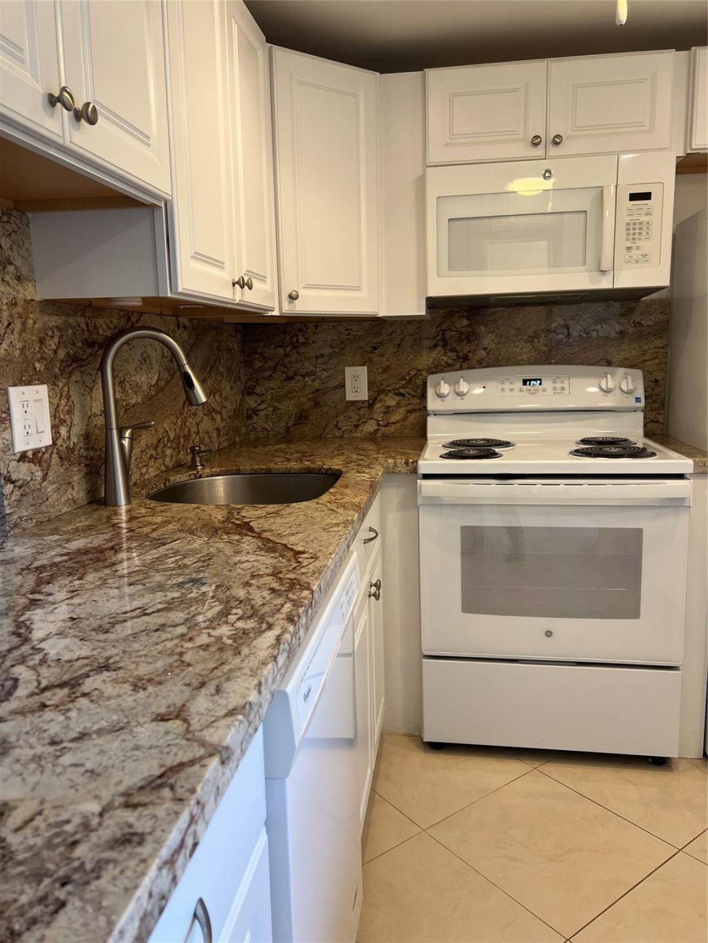 2615 NE 3rd Court, Unit 213, Boynton Beach, FL 33435 Photo