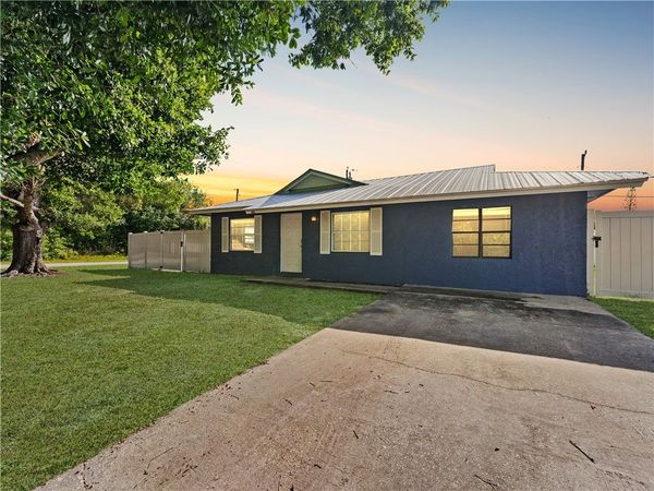 304 8th Avenue SW, Vero Beach, FL 32962