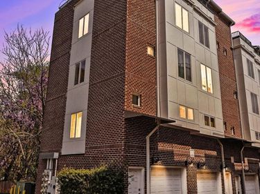 400 W Rosemary Street, Unit 401, Chapel Hill, NC 27516