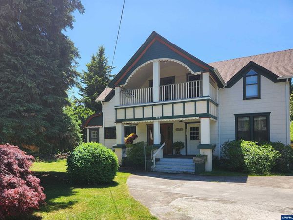 700 S Water St, Silverton, OR 97381