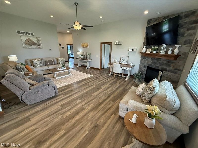 1163 Pine Bluff Drive NE, New Philadelphia, OH 44663 Photo 7