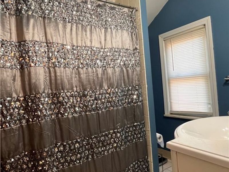 1766 Longwood Drive, Mayfield Heights, OH 44124 Photo 8