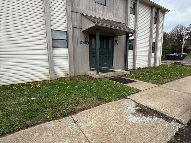 1060 Brandywine Boulevard, Unit D, Zanesville, OH 43701 Photo 1