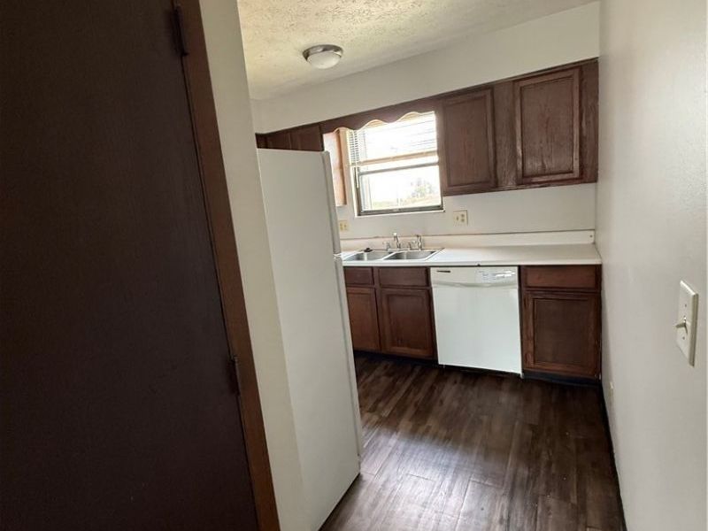 1060 Brandywine Boulevard, Unit D, Zanesville, OH 43701 Photo 3