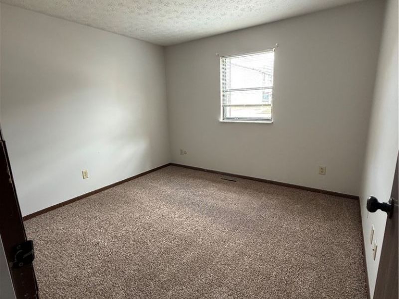 1060 Brandywine Boulevard, Unit D, Zanesville, OH 43701 Photo 6