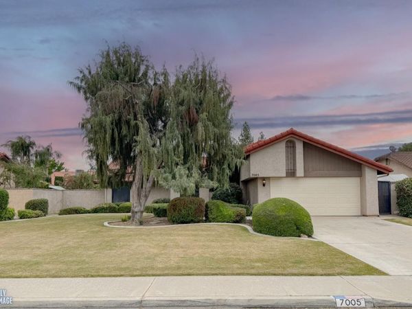 7005 Lacoste Lane, Bakersfield, CA 93309