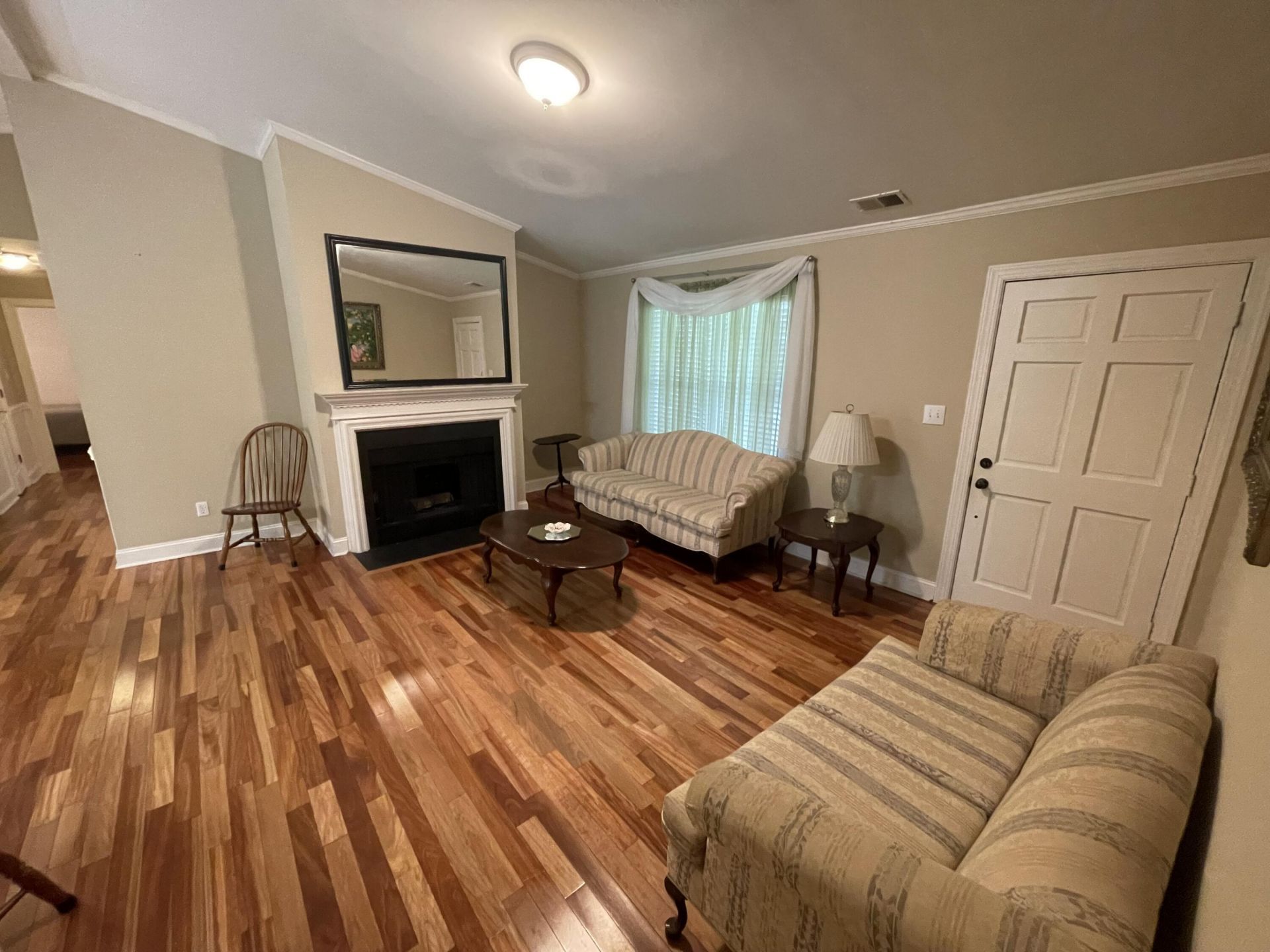 2700 Dawson Street Photo 13