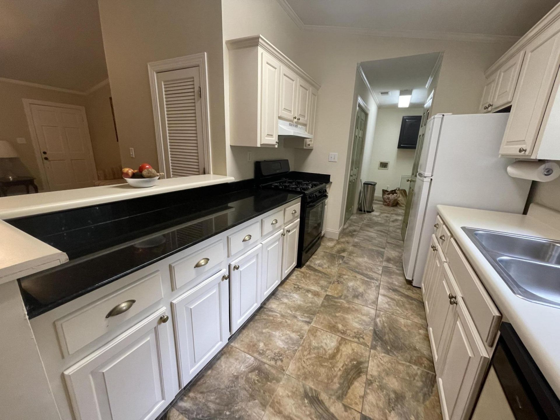 2700 Dawson Street Photo 18