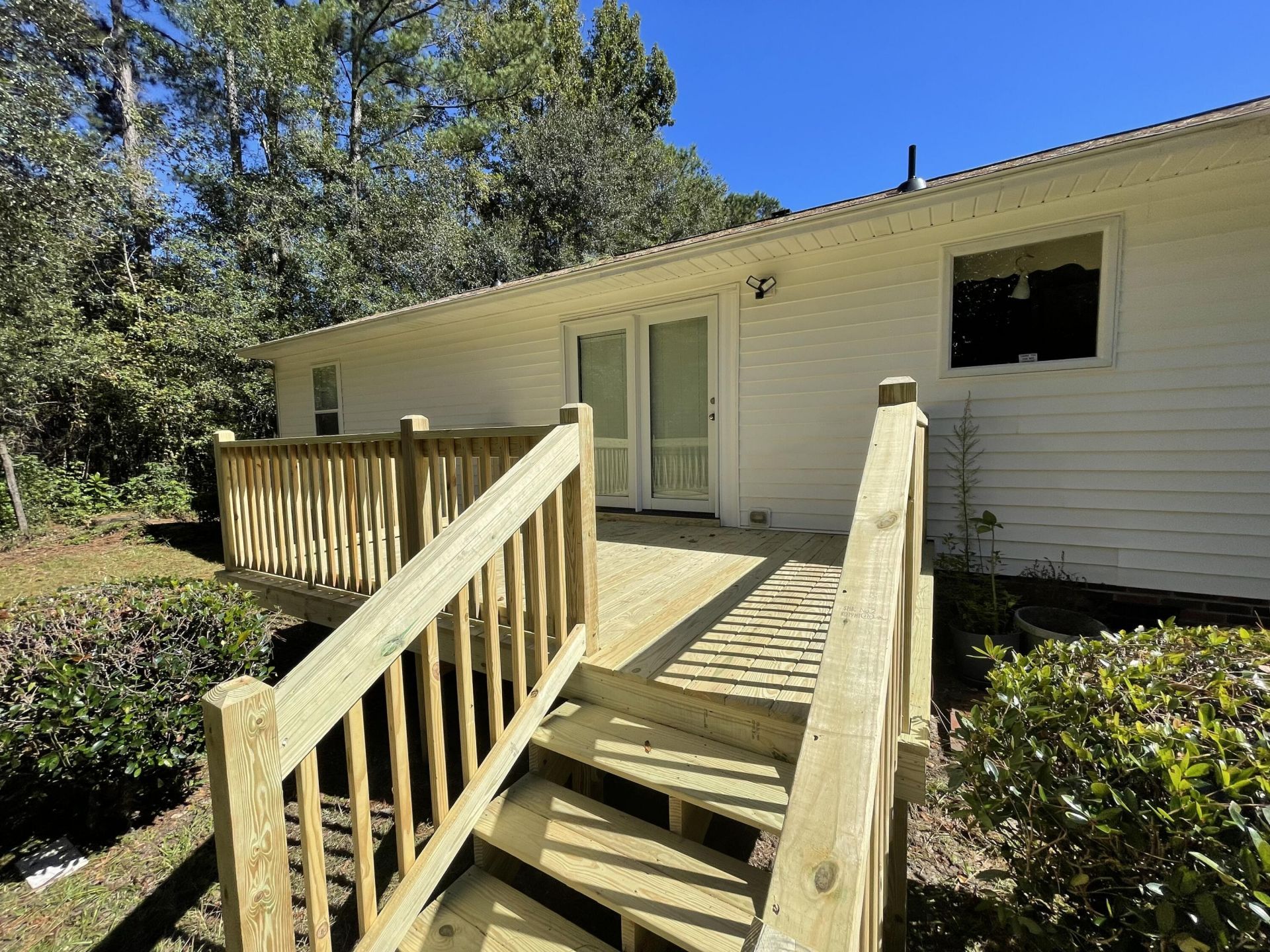 2700 Dawson Street Photo 7