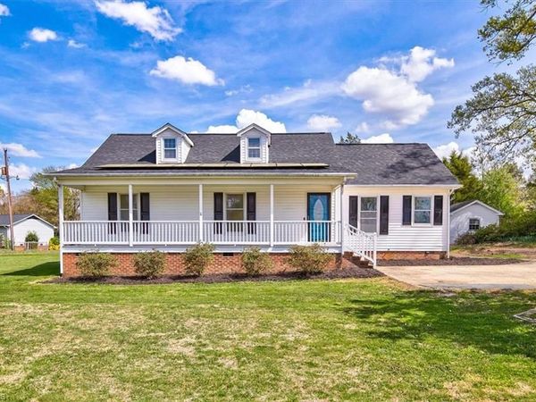 1229 Guilford College Road , Jamestown, NC 27282