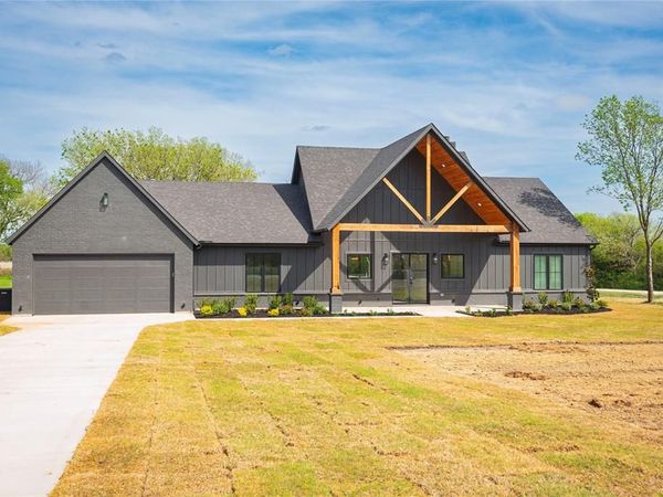 4863 County Road 1098, Celeste, TX 75423