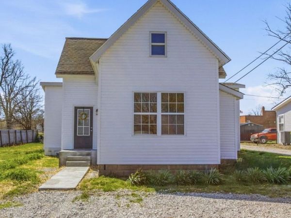 105 E Jefferson Street, Kempton, IN 46049