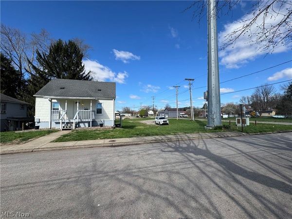 617 Florence Street , Belpre, OH 45714