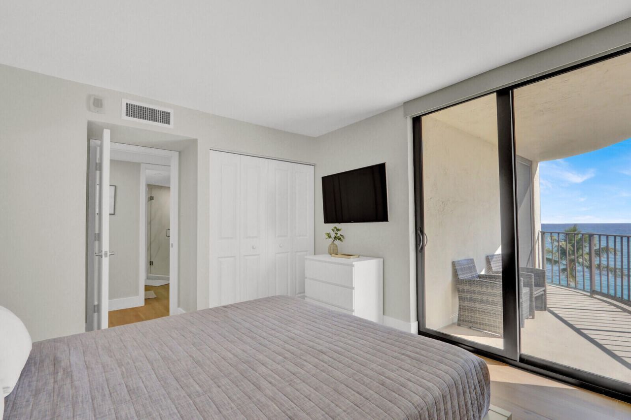 5420 N Ocean Drive, Unit 506, Singer Island, FL 33404 Photo