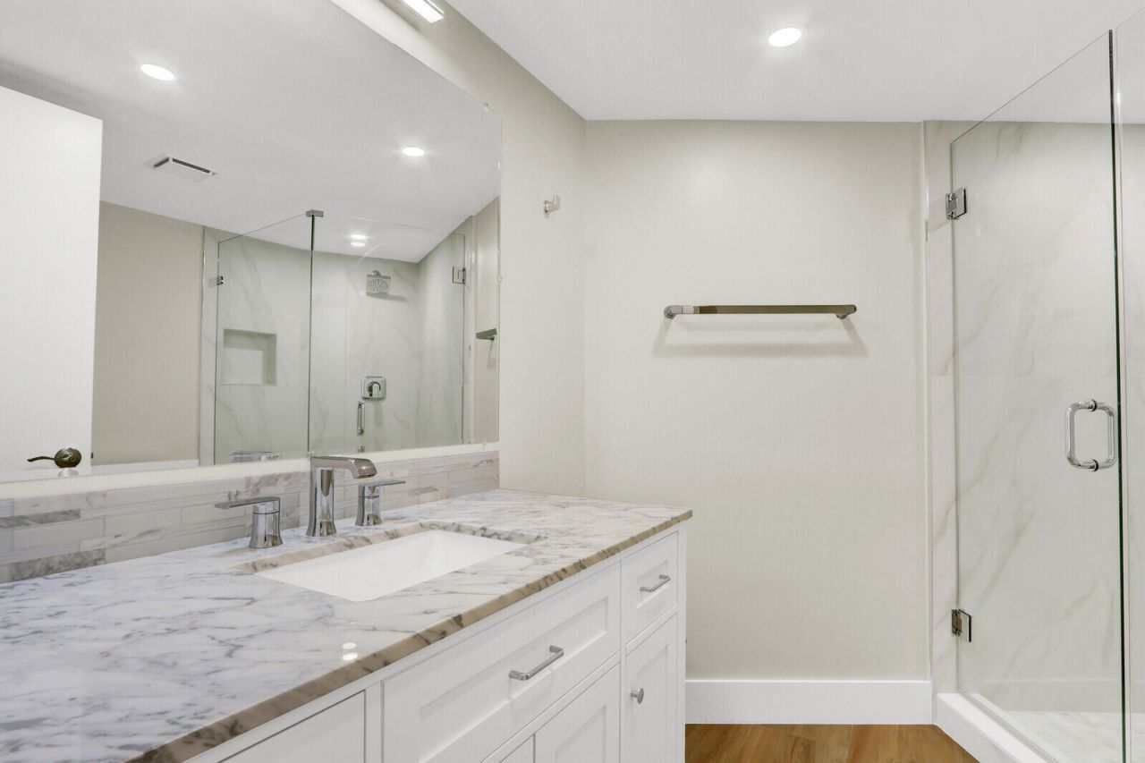 5420 N Ocean Drive, Unit 506, Singer Island, FL 33404 Photo