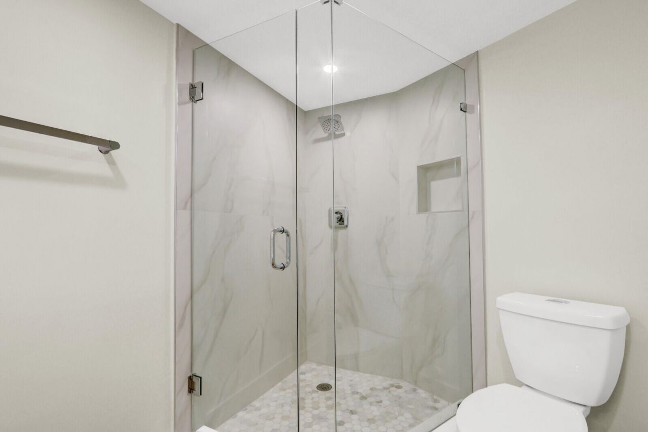 5420 N Ocean Drive, Unit 506, Singer Island, FL 33404 Photo