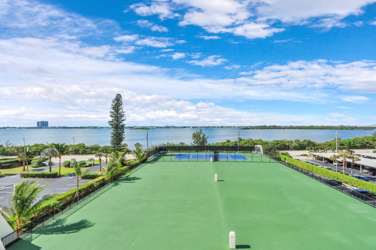 5420 N Ocean Drive, Unit 506, Singer Island, FL 33404 Photo