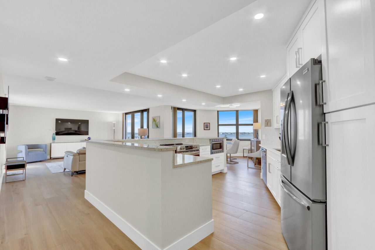 5420 N Ocean Drive, Unit 506, Singer Island, FL 33404 Photo