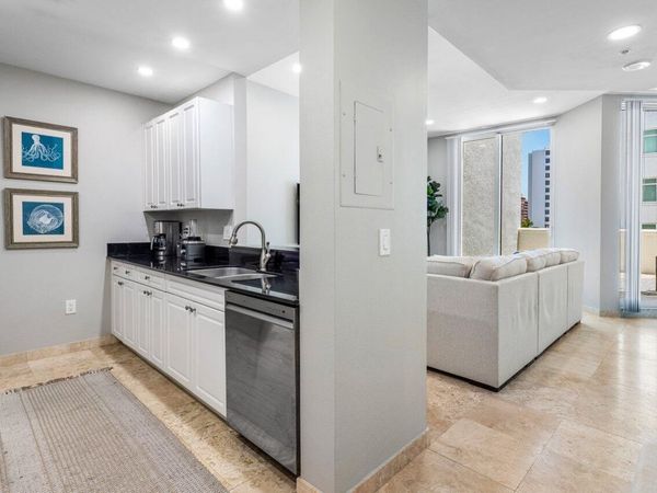 255 Evernia Street, Unit 306, West Palm Beach, FL 33401