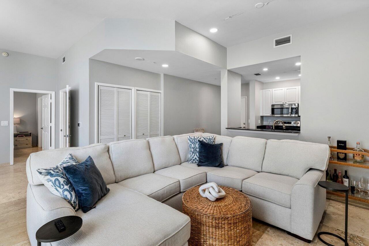 255 Evernia Street, Unit 306, West Palm Beach, FL 33401 Photo