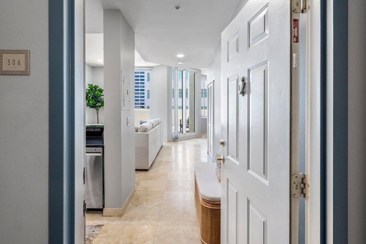 255 Evernia Street, Unit 306, West Palm Beach, FL 33401 Photo