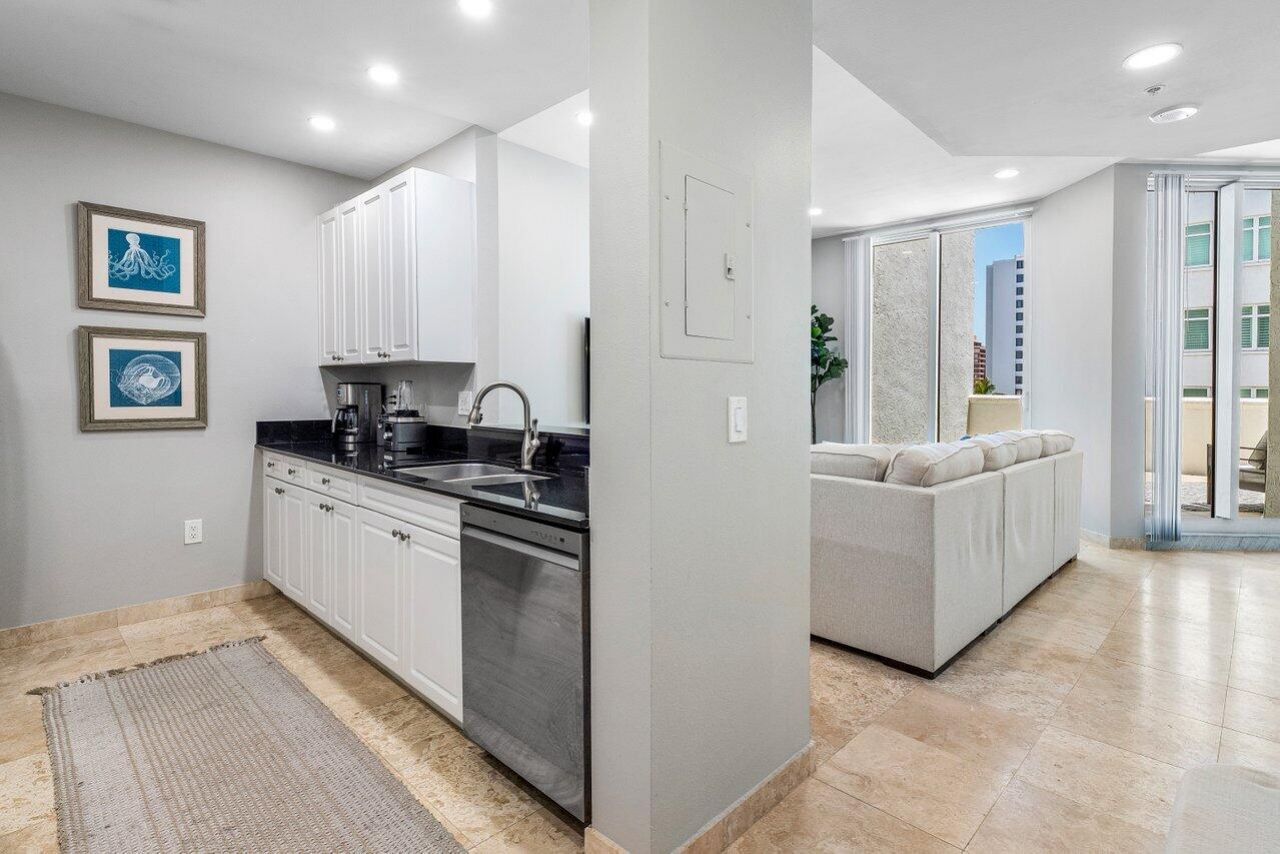 255 Evernia Street, Unit 306, West Palm Beach, FL 33401 Photo